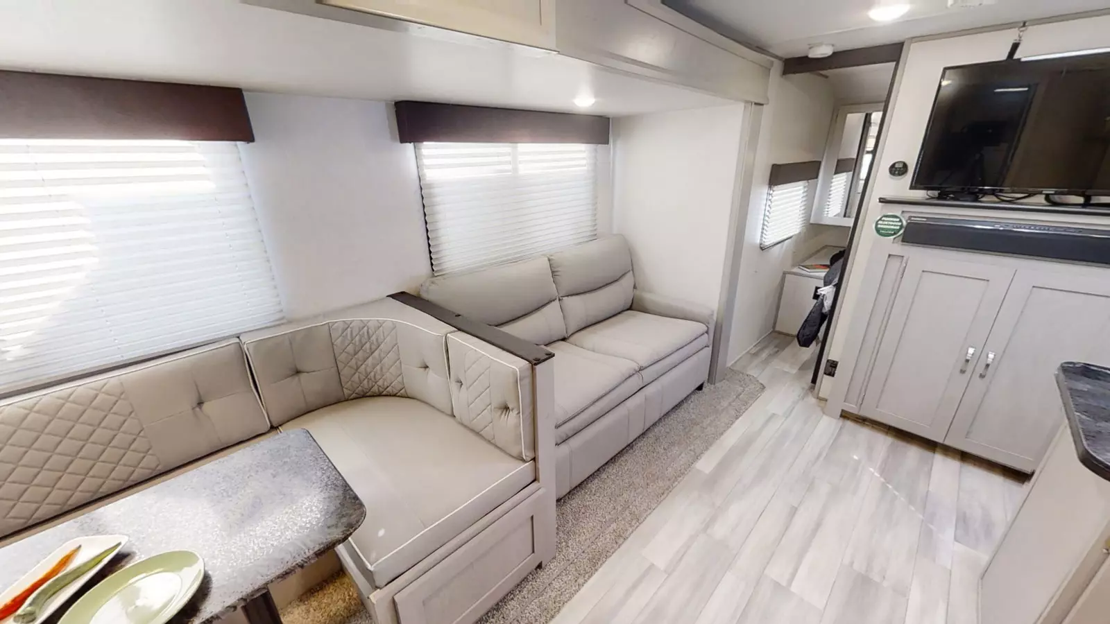Tracer 31BHD Prime Time RV
